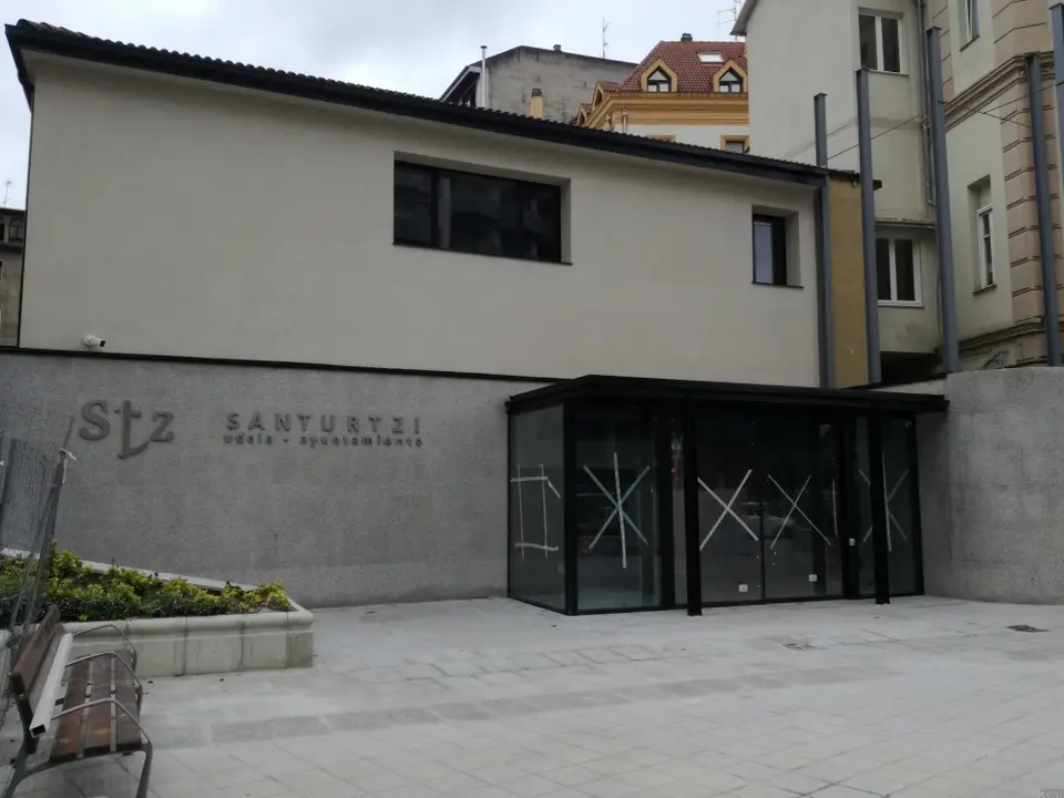El SAC se encuentra anexo al edificio del Ayuntamiento
