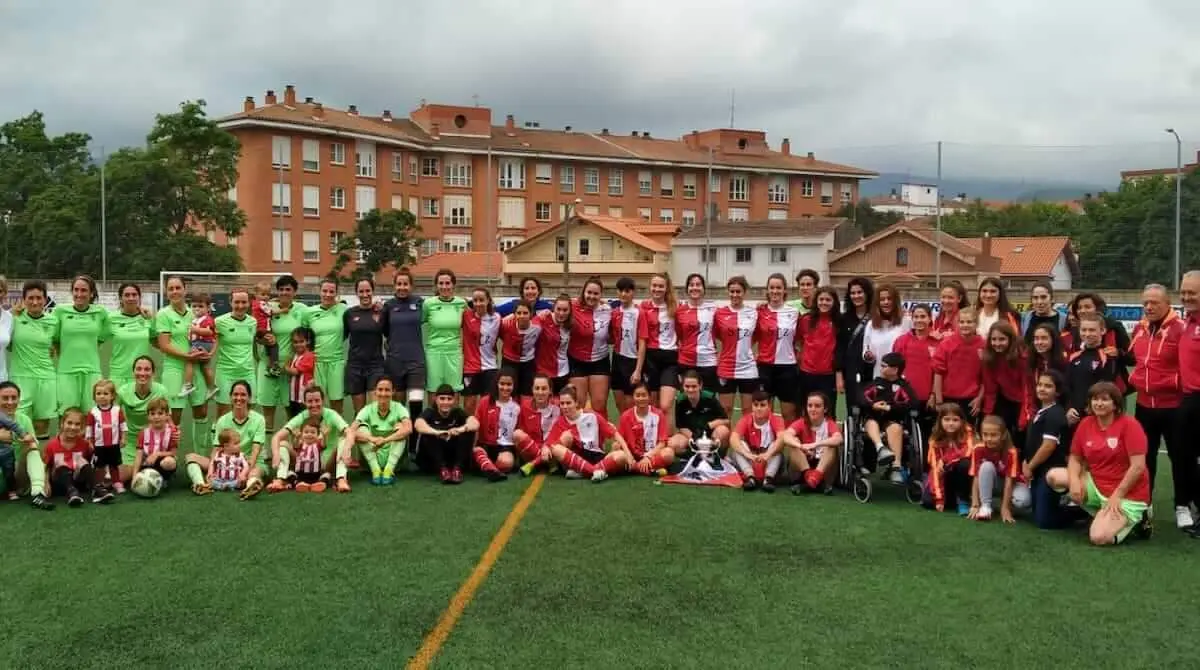 homenaje fútbol femenino santurtzi