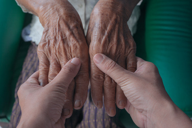 La iniciativa se centra en personas mayores que viven solas
