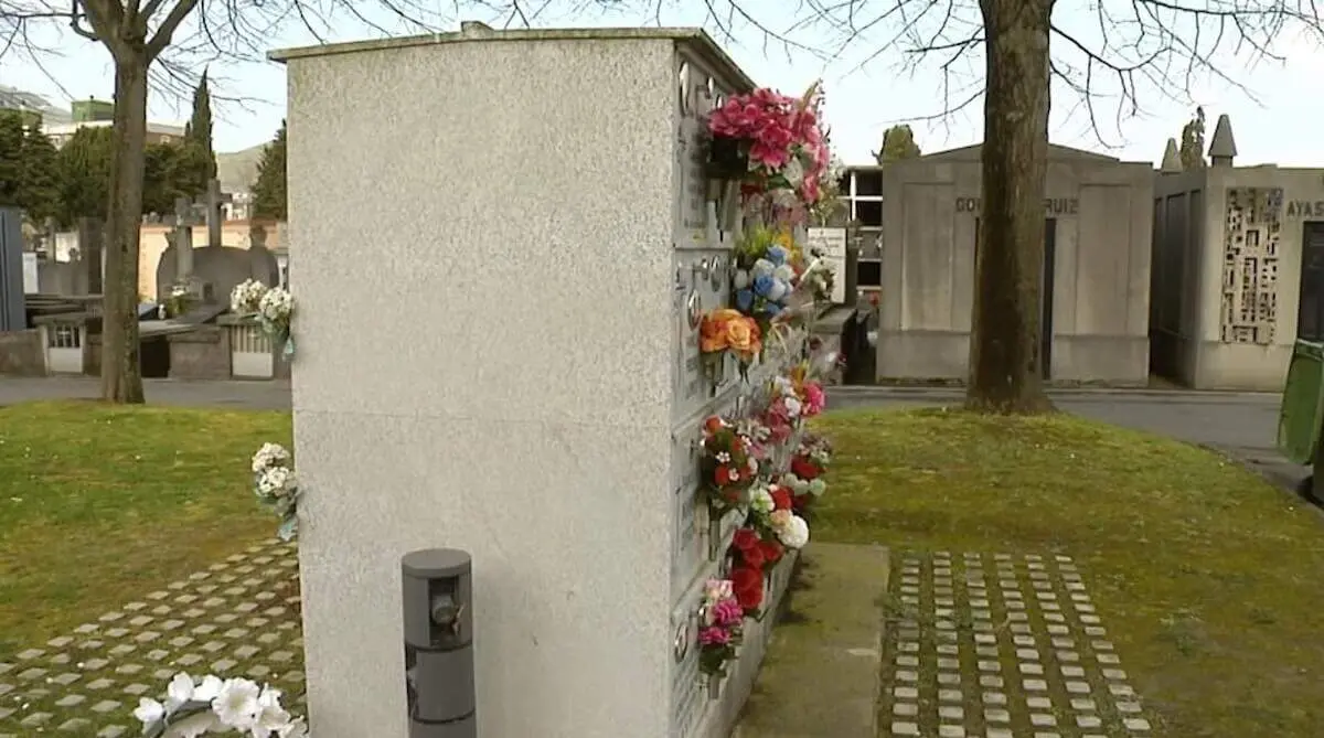 dia-todos-santos-santurtzi-cementerio