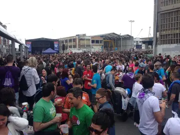 La explanada del puerto reunió a miles de personas