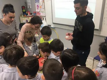 El alumnado aprende de una manera práctica y cercana
