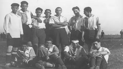 También tenía secciones de otros deportes y hay constancia de diferentes colores en su indumentaria