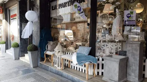 Los comercios lucirán un estandarte en su exterior