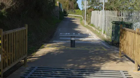 acceso-vehículos-serantes