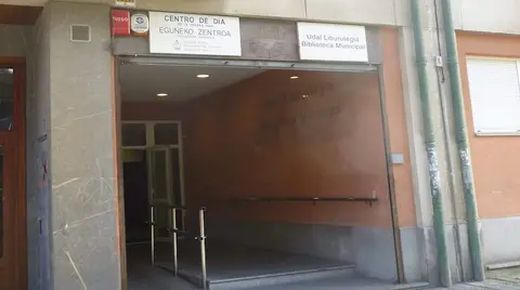 placa-jon-koldo-fernandez-biblioteca-lasviñasjpg