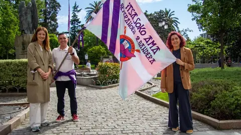 Bandera-Veteranos-Itsasoko-Ama-santurtzi-2025