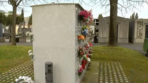 dia-todos-santos-santurtzi-cementerio