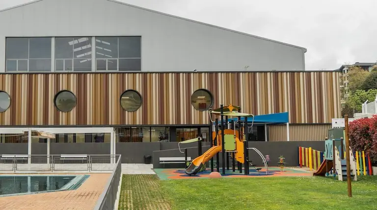 zona-infantil-polideportivo-mikel-trueba