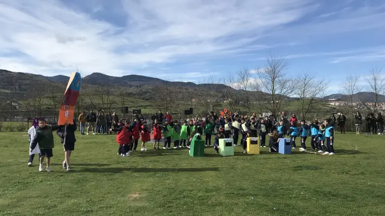 El alumnado prepar&oacute; bailes, bertsos y canciones para la ocasi&oacute;n