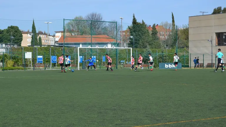 El Athtletic venci&oacute; 5-4 al Mungia en la final