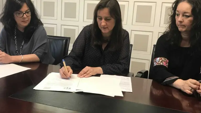 Acto de firma del convenio