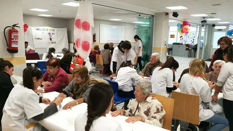 Un d&iacute;a para la convivencia y el encuentro entre mayores y j&oacute;venes