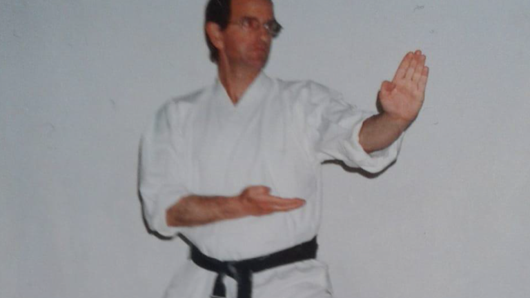 Juli&aacute;n Cabezas traslada su ilusi&oacute;n a los j&oacute;venes del municipio