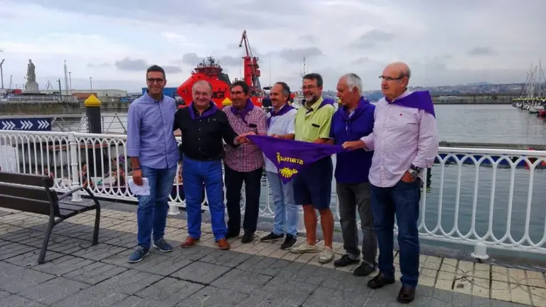 La traves&iacute;a Sail the Way llega a la localidad pesquera