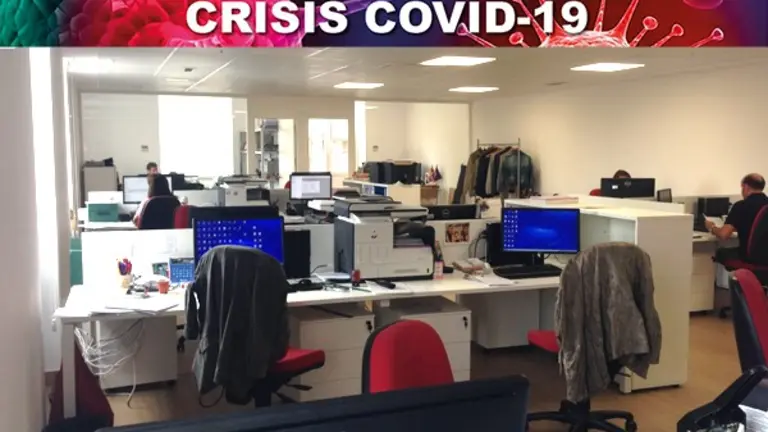 Las trabajadoras sociales contin&uacute;an con su labor