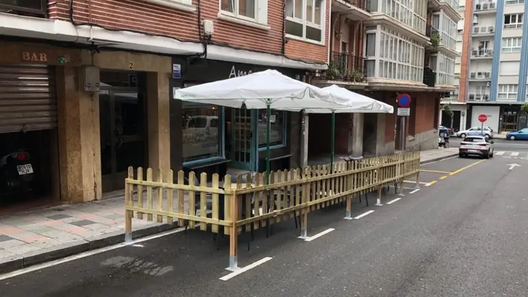 Finalmente han sido 29 las terrazas instauradas en zonas de estacionamiento
