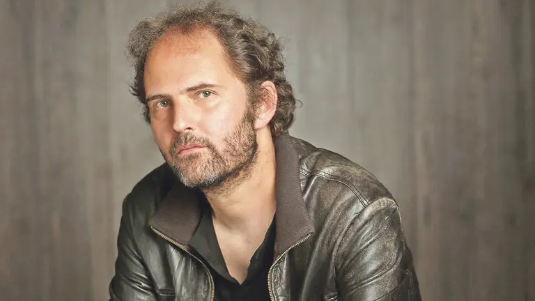 El actor Borja Fano espera dar un salto en su carrera artística con esta serie, pero prefiere centrarse en el presente