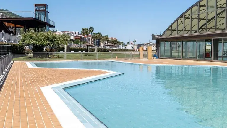 apertura-piscinas-exteriores-verano-santurtzi